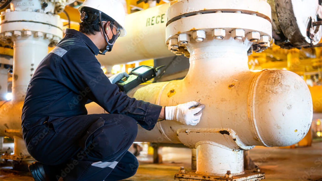 Inspecting pipes using ultrasonic NDT instruments at petrochemical facility